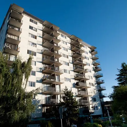 Image 5 - Regency Towers, 706 Queens Avenue, New Westminster, BC V3M 3P6, Canada - Apartment for rent