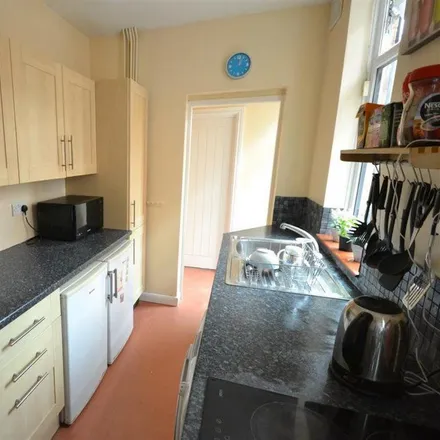 Rent this 4 bed townhouse on Bulwer Road in Leicester, LE2 3BW