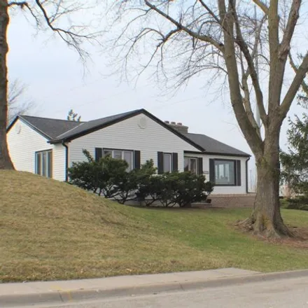 Buy this 2 bed house on 1218 South 66th Street in Omaha, NE 68106
