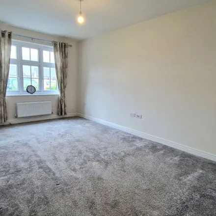 Rent this 3 bed townhouse on Castle Street in Clitheroe, BB7 2BT
