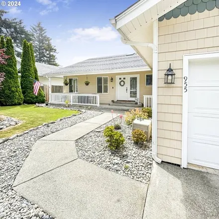 Buy this 3 bed house on 955 Hassett St in Brookings, Oregon