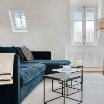 Rent this 2 bed apartment on 39 Rue Réaumur in 75003 Paris, France