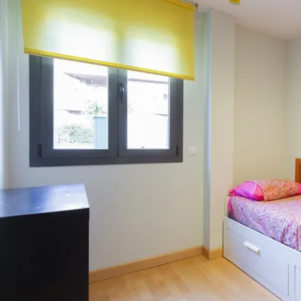 Rent this 2 bed room on Everest in Calle Lugo, 28334 Pozuelo de Alarcón