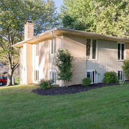 Image 3 - 26 Spring Valley Drive, Western Village, Anderson, IN 46011, USA - House for sale