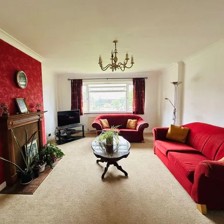 Rent this 2 bed apartment on London Road in London, HA7 4NH