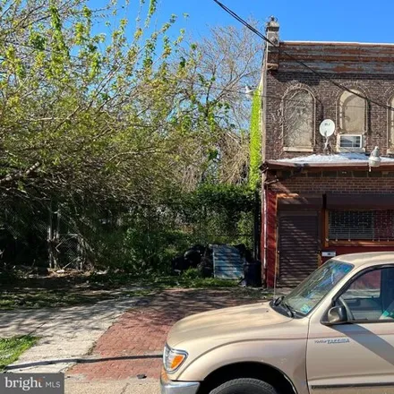 Buy this studio house on West Erie Avenue in Philadelphia, PA 19140