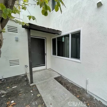 Image 3 - 406 Nobel Avenue, Santa Ana, CA 92707, USA - Apartment for rent