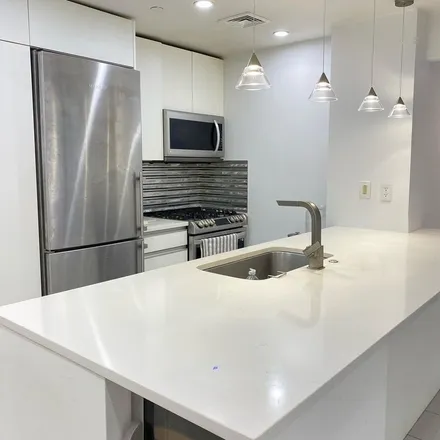 Rent this 3 bed apartment on 5th Street Lofts in 5th Street, New York