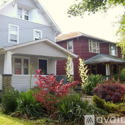 Rent this 4 bed house on 458 Crestwood Avenue