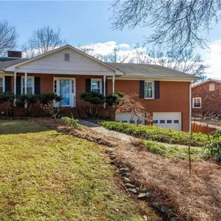 Buy this 4 bed house on 4240 Briarcliff Road in Winston-Salem, NC 27106