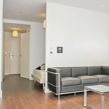 Image 2 - Waterlow Court, Queensland Road, London, N7 7FE, United Kingdom - Apartment for rent