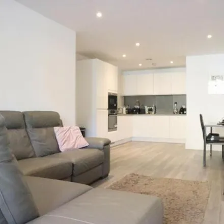 Rent this 2 bed apartment on London Road in London, TW7 5FR