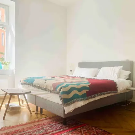 Rent this 3 bed apartment on Gebrauchte Haushaltsgeräte Verkauf in Tulbeckstraße, 80339 Munich