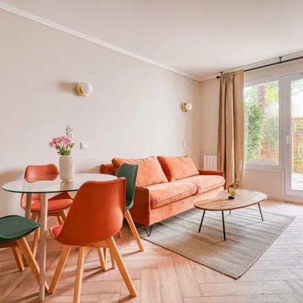 Rent this 2 bed apartment on Résidence du Parc in Promenade du Millénaire, 92400 Courbevoie