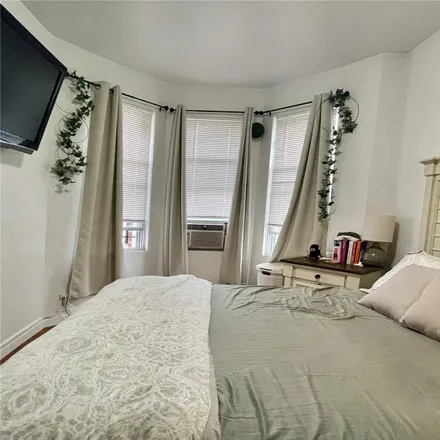 Image 6 - 1805 Mulford Avenue, New York, NY 10461, USA - Townhouse for sale