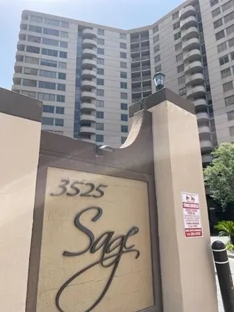 Buy this 1 bed condo on 3525 Sage Rd Apt 1117 in Houston, Texas