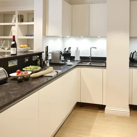 Rent this 1 bed apartment on 9 Hyde Park Gate in London, SW7 5DQ