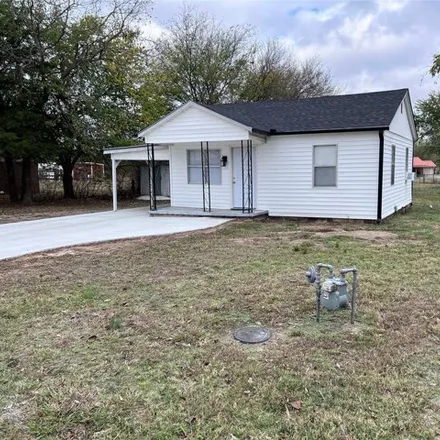 Buy this 2 bed house on 651 West Taylor Avenue in McAlester, OK 74501