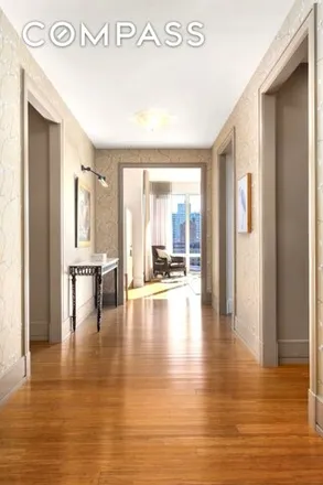 Image 6 - 253 East 74th Street, New York, NY 10021, USA - Condo for sale