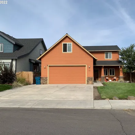 Buy this 4 bed house on 1521 Northwest 18th Street in Redmond, OR 97756