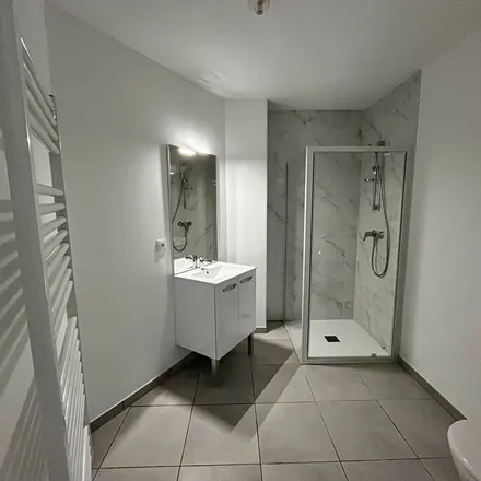 Rent this 2 bed apartment on 4 Place des Emmurées in 76100 Rouen, France