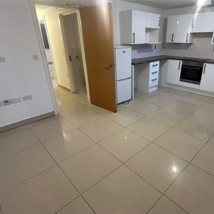 Rent this 5 bed apartment on Block C in 11 Erskine Street, Leicester