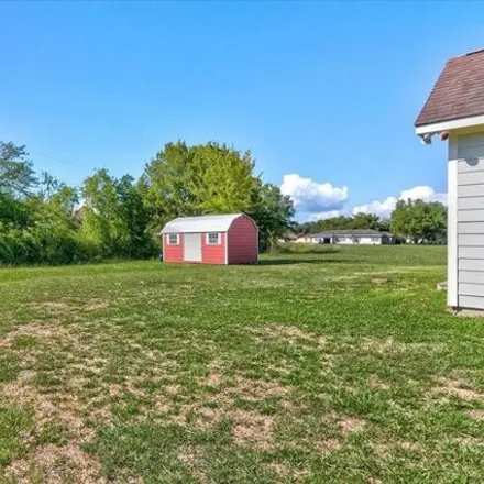 Image 8 - 492 Tower Avenue, Anahuac, Chambers County, TX 77514, USA - House for sale