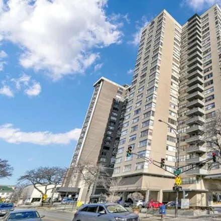 Rent this 1 bed house on Shoreline Towers in 6301 North Sheridan Road, Chicago