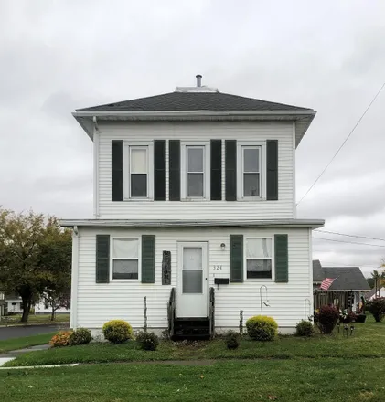 Buy this 3 bed house on 324 Keefer Street in Willard, Huron County