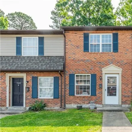 Buy this 2 bed condo on 1525 Stowmarket Ct in Richmond, Virginia