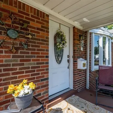 Image 3 - 201 North Kenwood Avenue, Royal Oak, MI 48067, USA - House for sale