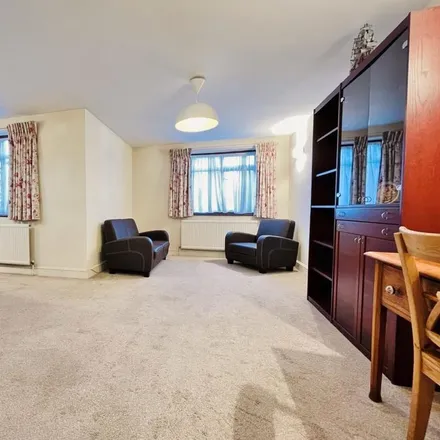 Rent this 2 bed apartment on 95 Highfield Avenue in London, NW11 9TU