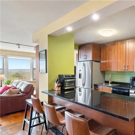 Image 3 - 4525 Henry Hudson Parkway West, New York, NY 10471, USA - Apartment for sale