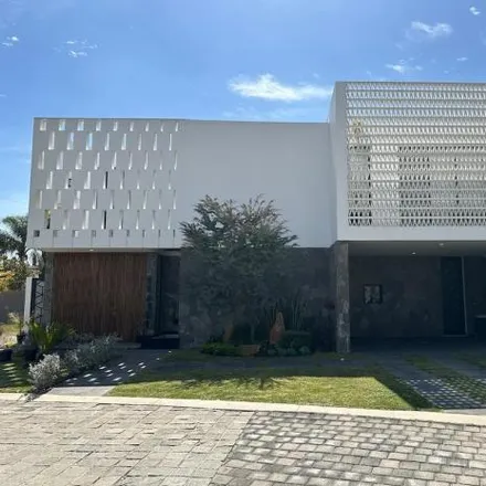 Rent this studio house on Calle Hacienda San Acasio in 45220 San Juan de Ocotán, JAL