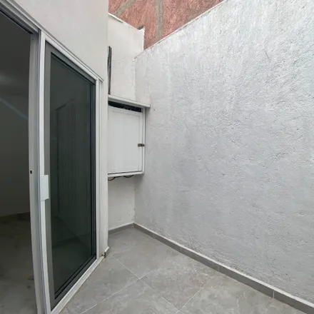 Rent this 2 bed house on Avenida Cristóbal Colón 98 in Colonia Lomas Verdes 3ra Sección, 53120 Naucalpan de Juárez
