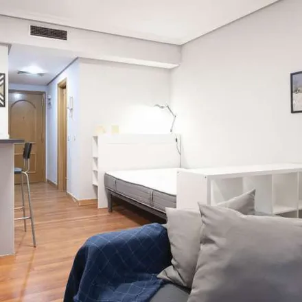 Image 5 - Quality Care, Calle de Amaniel, 28015 Madrid, Spain - Apartment for rent