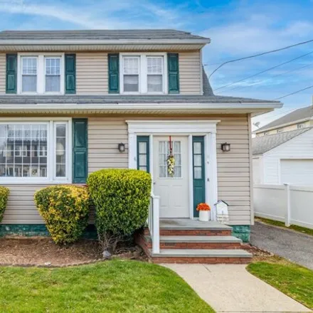 Buy this 3 bed house on 10 Vernon Ave in Rockville Centre, New York