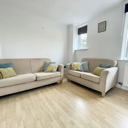 Rent this 1 bed townhouse on Westminster Close in Sheffield, S10 4FR