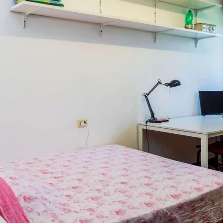 Rent this 5 bed room on Via dei Missaglia 57a in 20141 Milan MI, Italy
