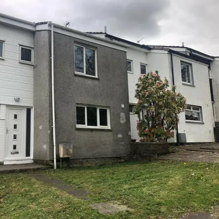 Rent this 4 bed townhouse on Fir Drive in East Kilbride, G75 9HA