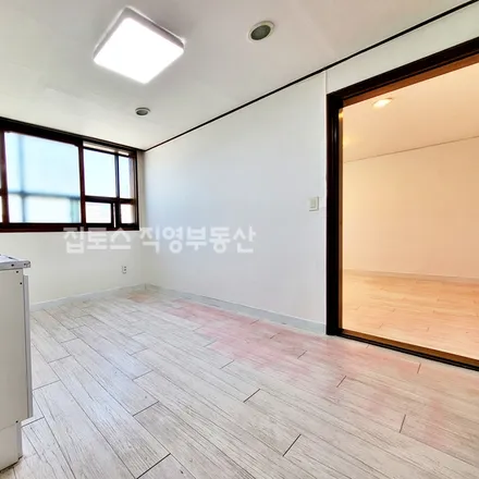 Rent this studio apartment on 서울특별시 강남구 논현동 181-7