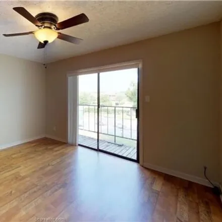 Image 3 - 914 University Oaks Boulevard, College Station, TX 77840, USA - Condo for rent