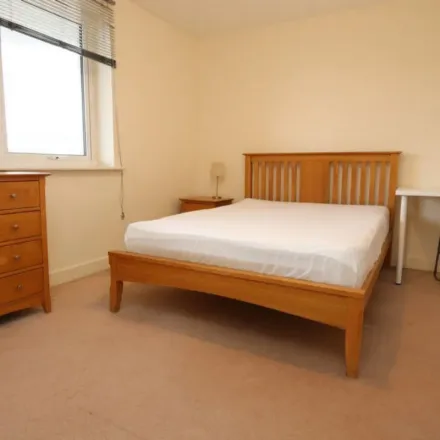 Image 6 - Sail Court, 15 Newport Avenue, London, E14 2DQ, United Kingdom - Apartment for rent