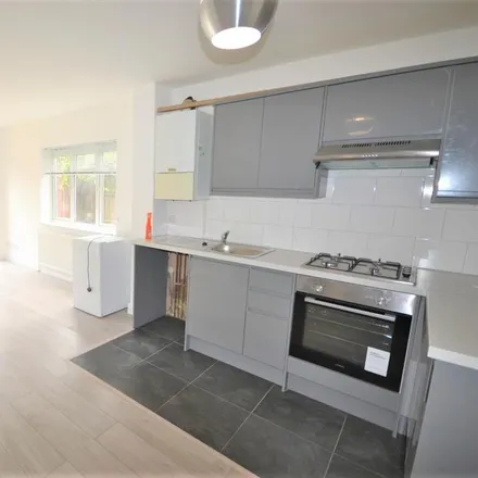 Image 2 - 162 Purves Road, Brondesbury Park, London, NW10 5TG, United Kingdom - Apartment for rent