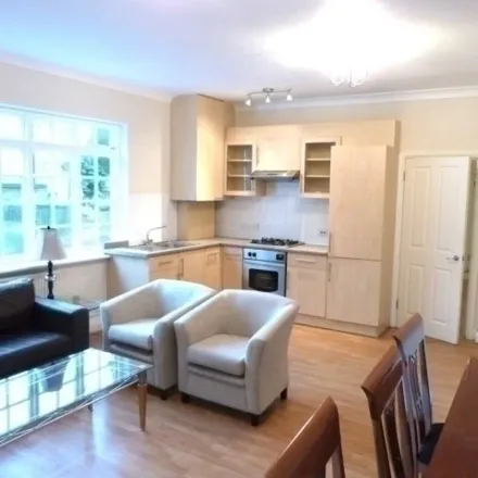 Image 3 - 42 Woodstock Road, London, NW11 8ER, United Kingdom - Apartment for rent