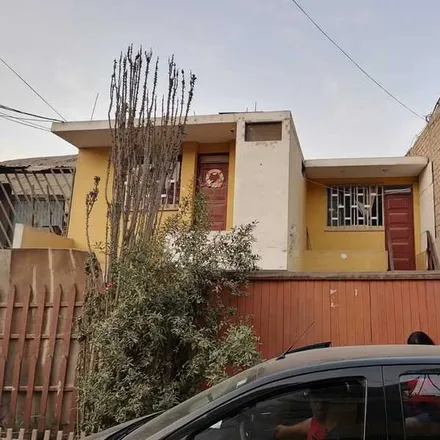 Buy this 6 bed house on Paradero los licenciados in Avenida Coronel Néstor Gambetta, Ventanilla