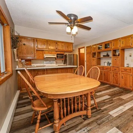 Image 7 - 192 West Juniper Street, Menno, Hutchinson County, SD 57045, USA - House for sale