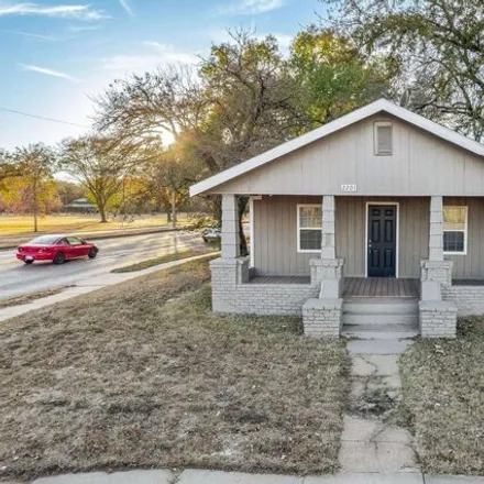 Buy this 3 bed house on 814 West 21st Street North in Wichita, KS 67203