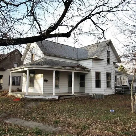 Buy this 4 bed house on 687 South 5th Street in Warsaw, Hancock County