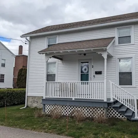 Rent this 3 bed house on 3 Stanton Place in Mystic, Stonington